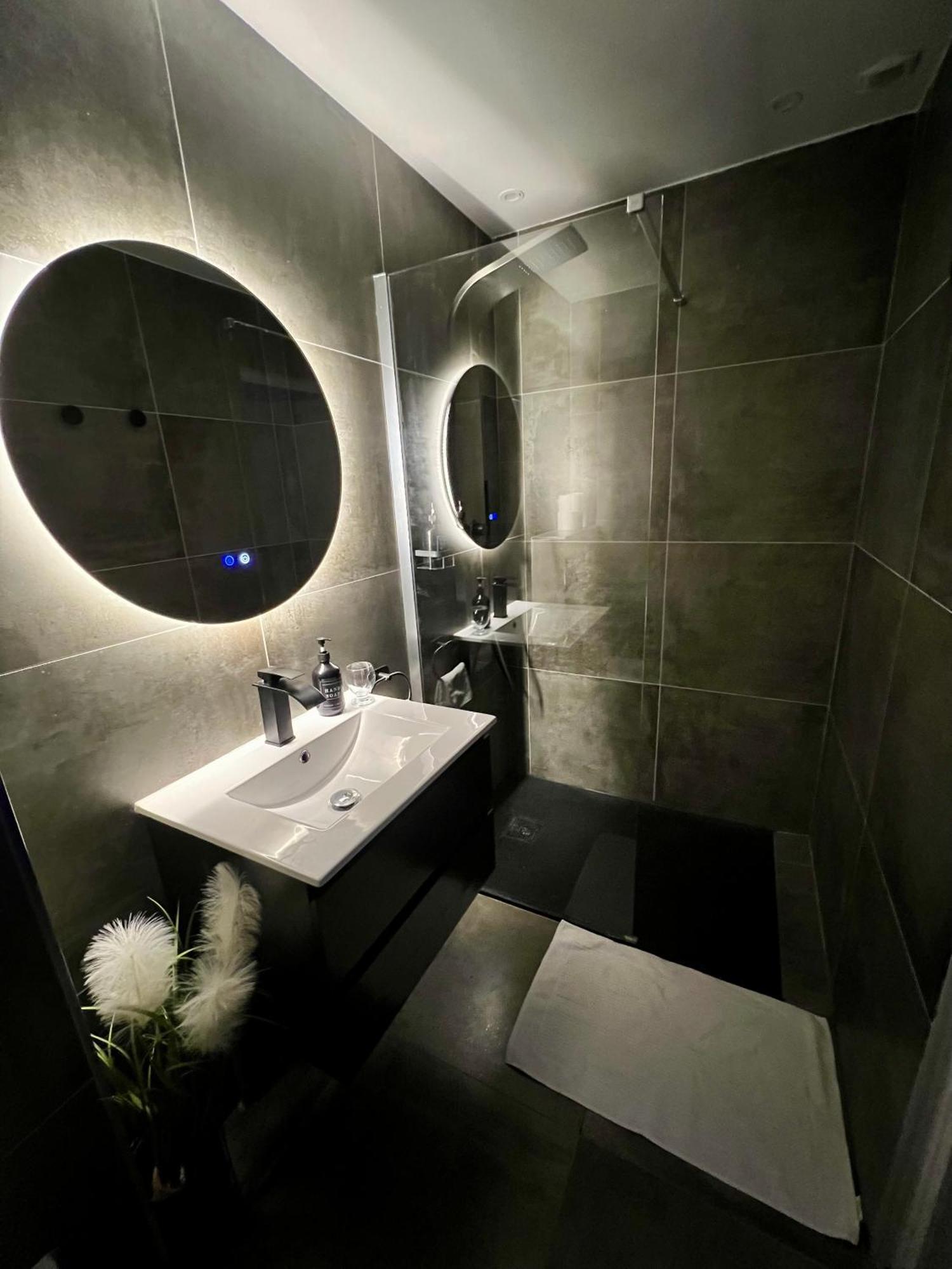 Dima Suite Jacuzzi Privatif Vedène Exteriér fotografie